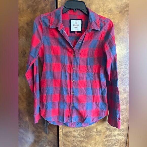 Perfect shirt plaid button up - Picture 1 of 6